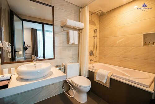 Гостиница Purple Lotus Hotel в Хайзыонге