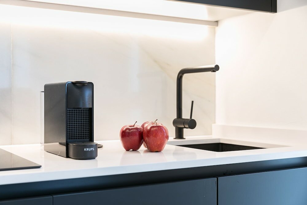 Фото Feelathome Waldorf Suites Apartments