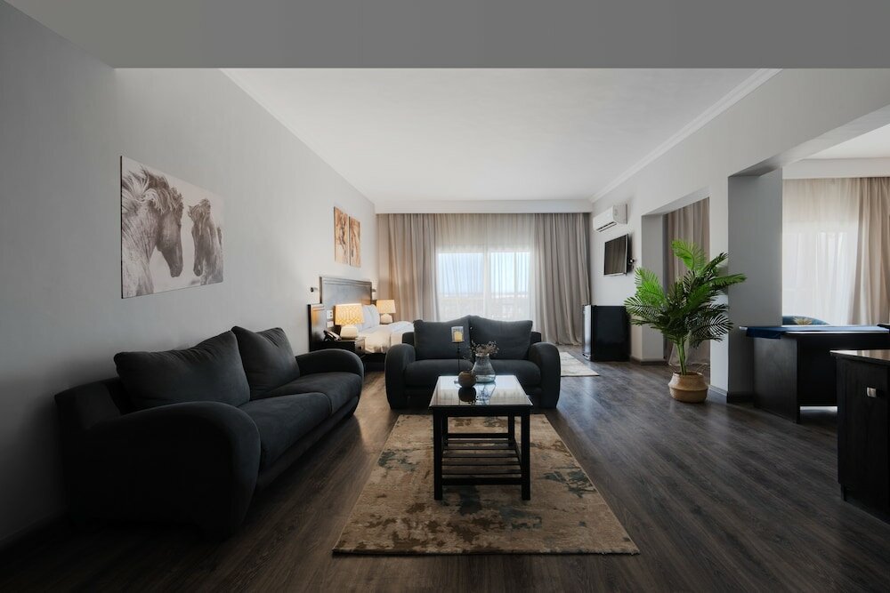 Фото Assiut Cement Hotel