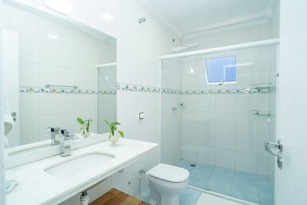 Фото Aconchegante casa em condomínio fechado com lazer completo