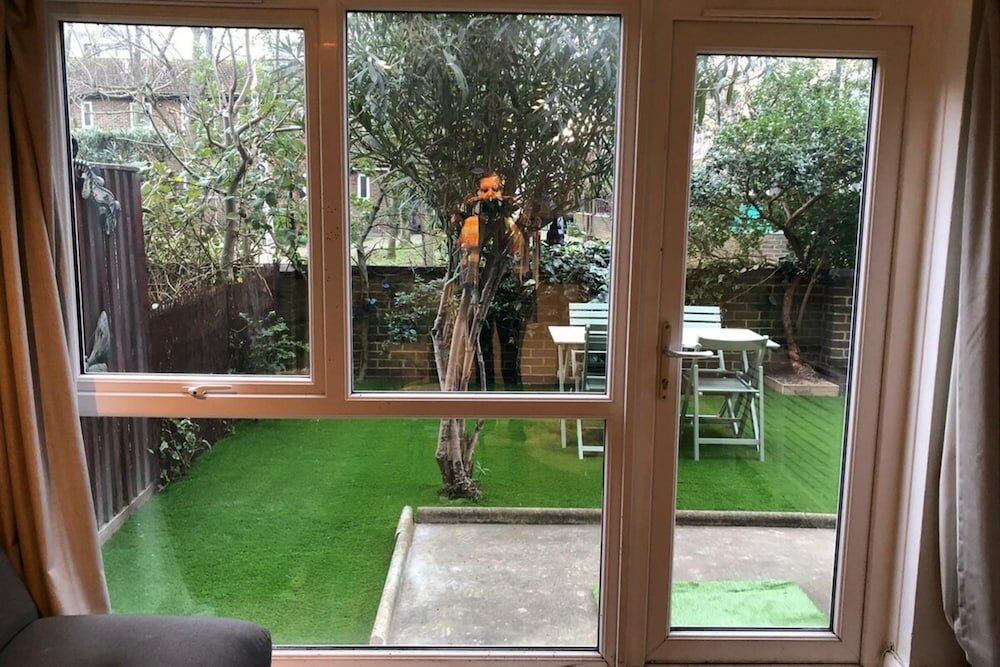 Фото Lovely 2 Bedroom Apartment With Garden, South Bank Westminster
