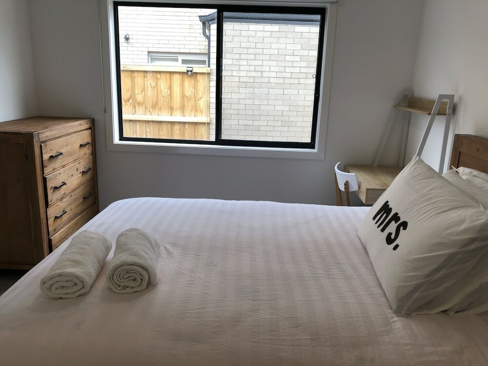 Фото Apple House Upper Point Cook