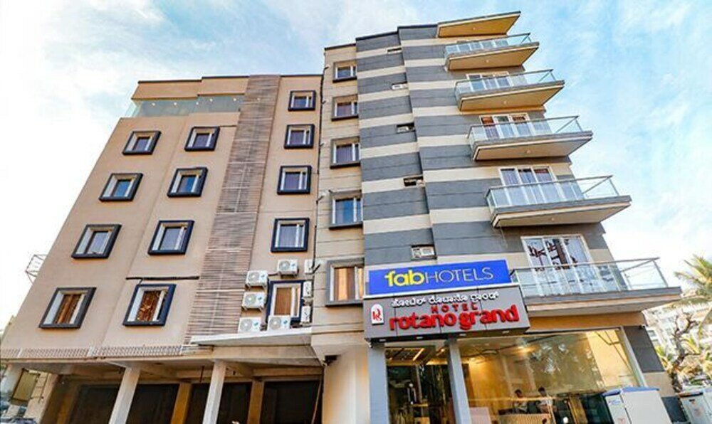 Фото отеля 1