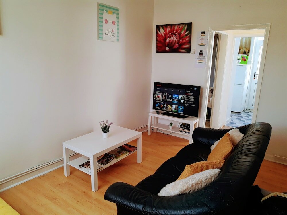 Фото The Windsor Garden Apartment