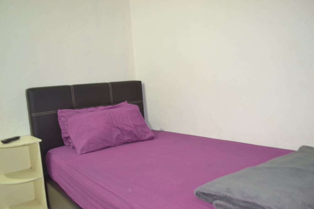 Фото Spot On 89821 Batu Maung Sempoi Inn And Cafe