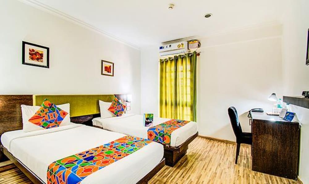 Фото Fabhotel Park Inn