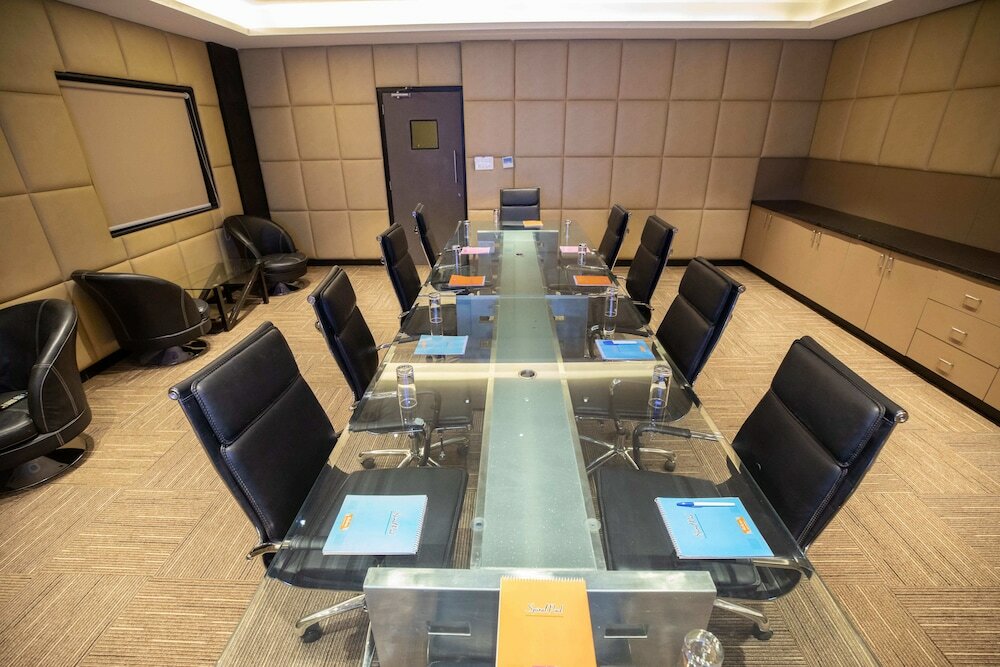 Фото Grand Seasons - The Business Hotel