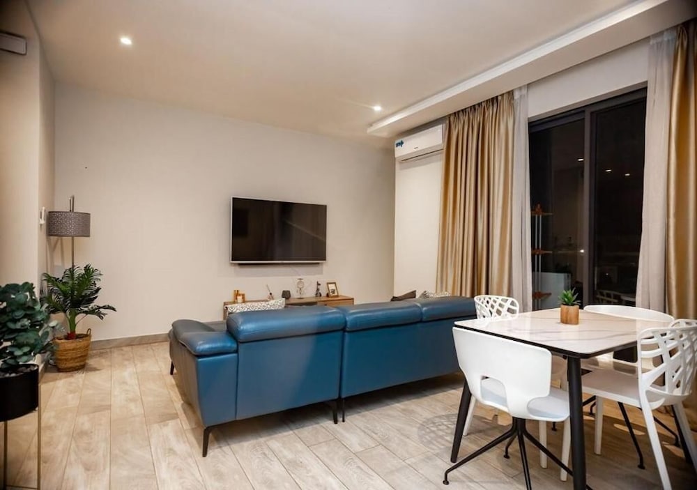 Фото Manjaro Luxury Suites at Stella Place