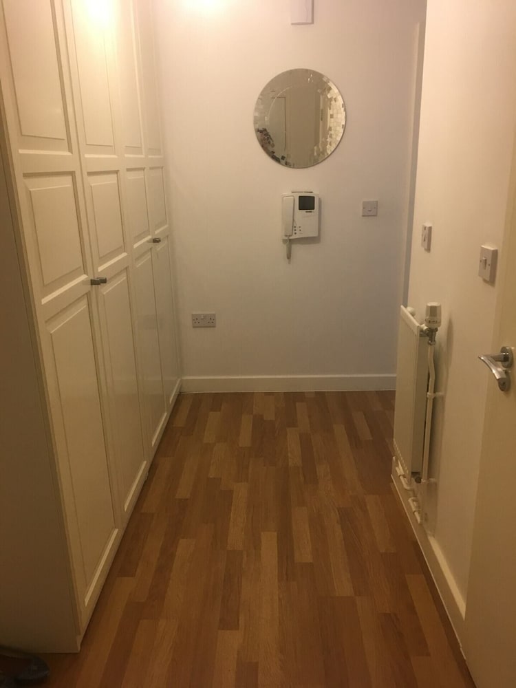 Фото Bright & Modern 1 Bedroom Flat in Shepherds Bush