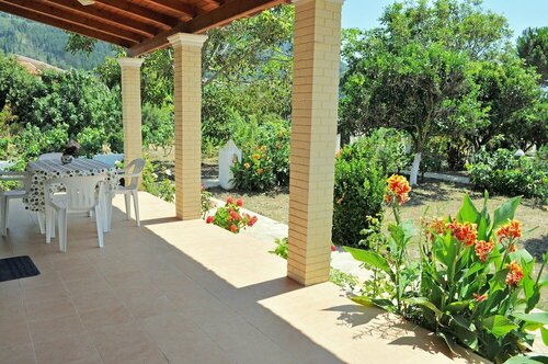 Гостиница Holiday Apartment Yannis on the Beach of Agios Gordios in Corfu