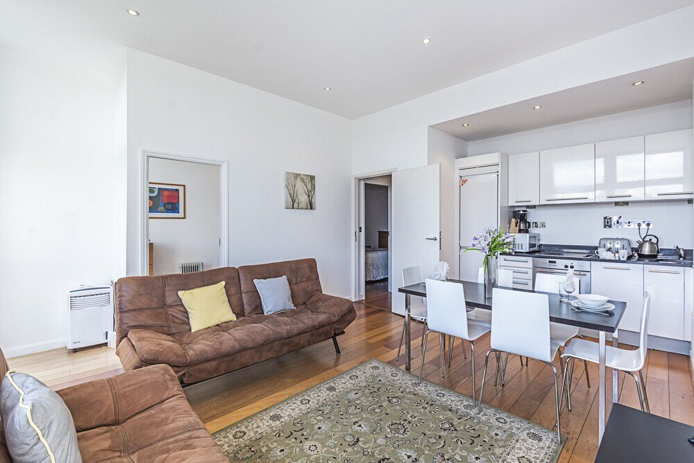 Фото Splendid 3 Bedroom Apartment Kings Cross
