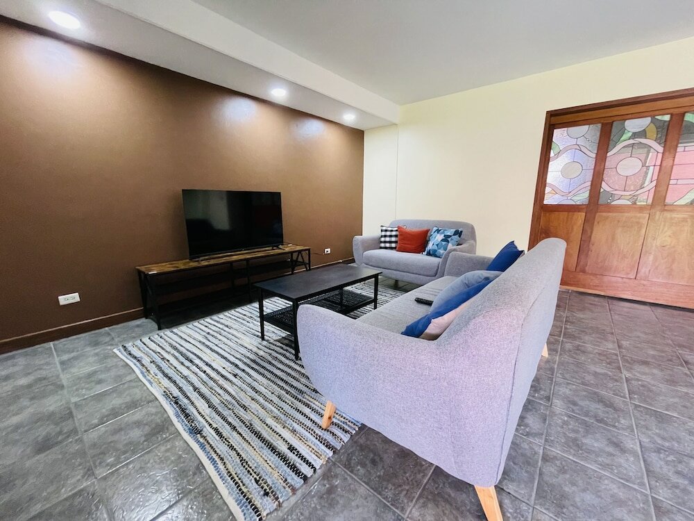 Фото The Rainier Bed & Breakfast 2