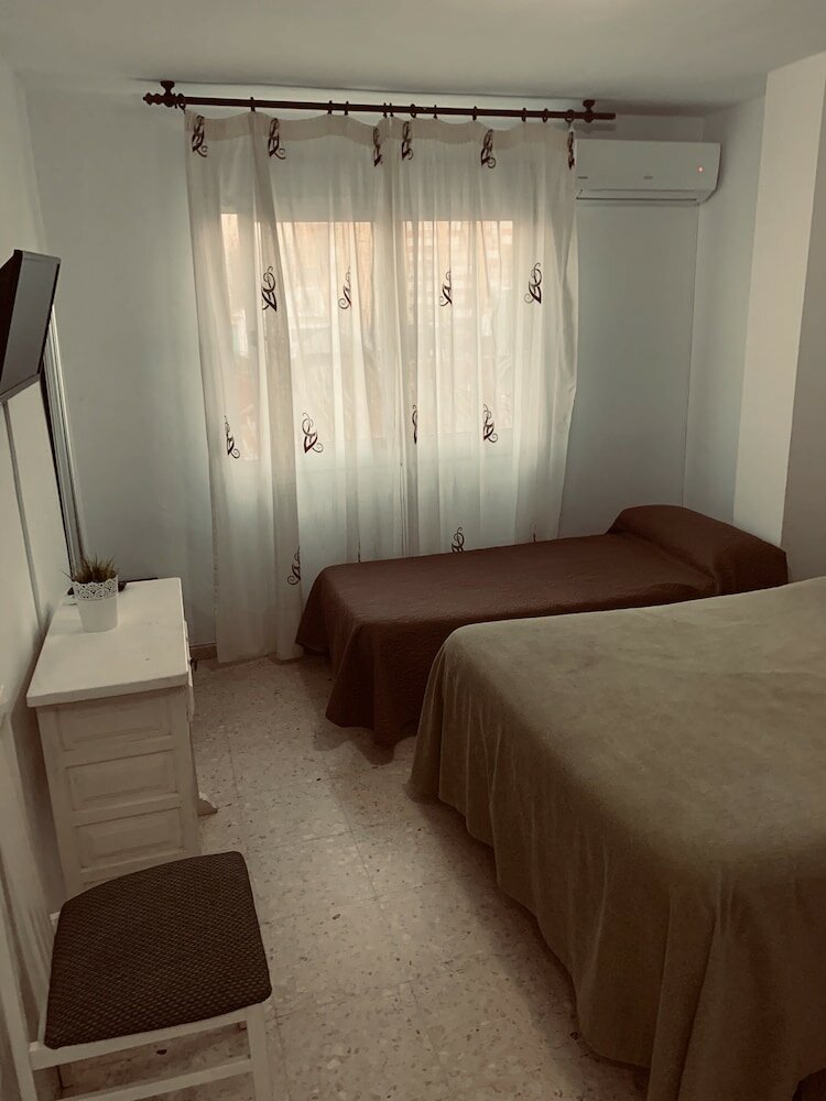 Фото Hostal Mediterráneo