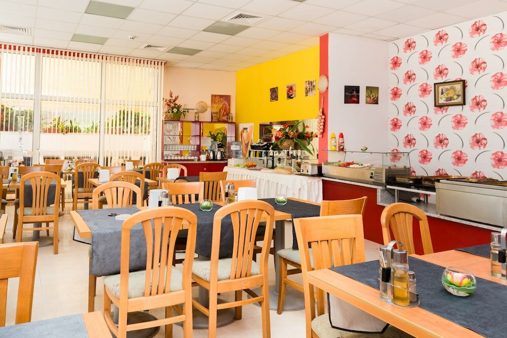 Фото Hotel Iris Beach