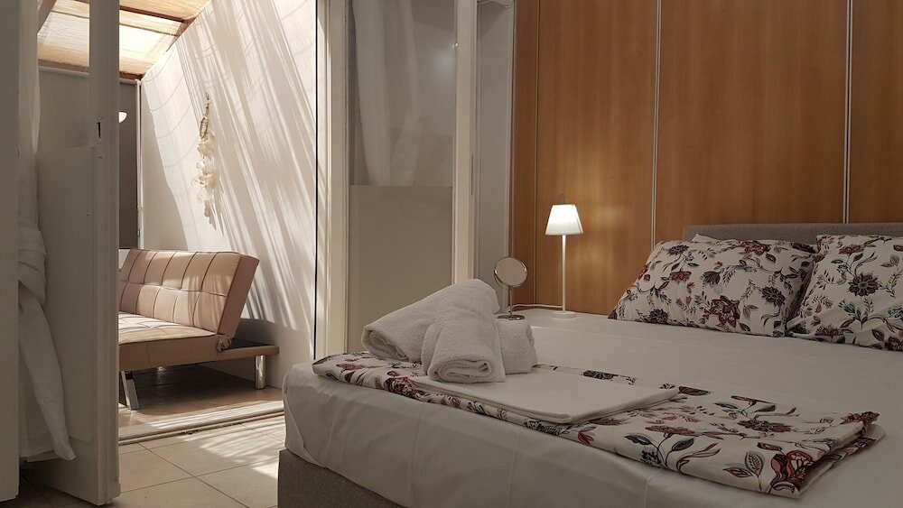 Фото Errathens Sky Apartment