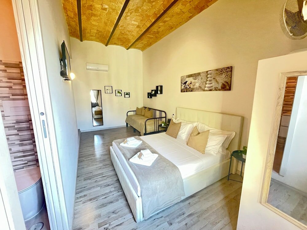 Фото San Pietro Rooms 84