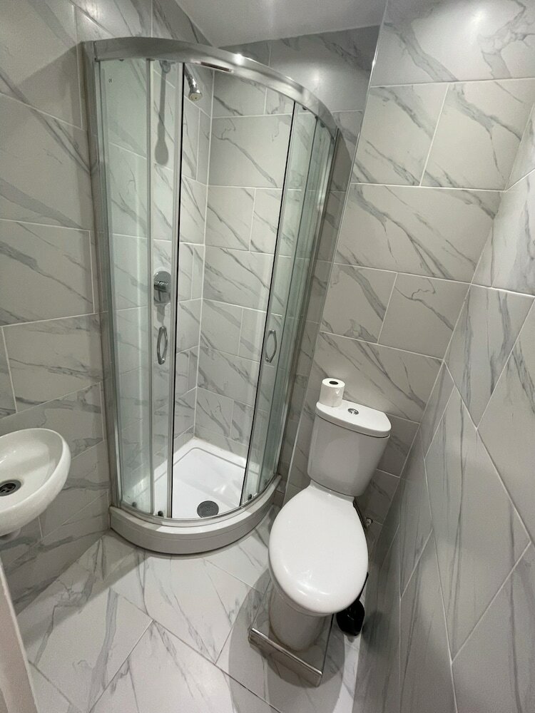 Фото Oyo Somerset Hotel Baker Street London