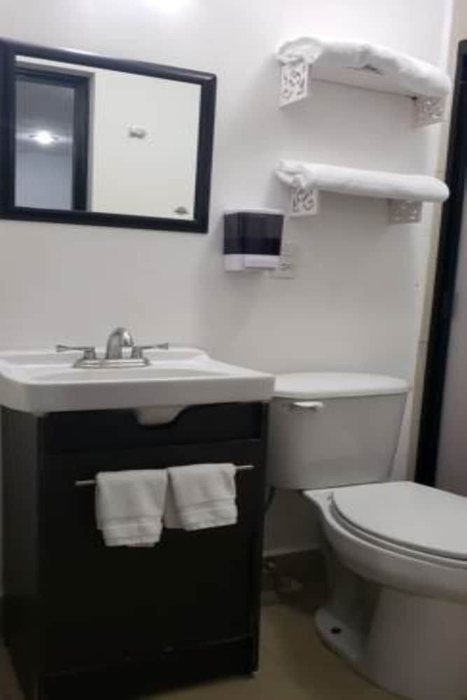 Фото Capital O Lowe Suites