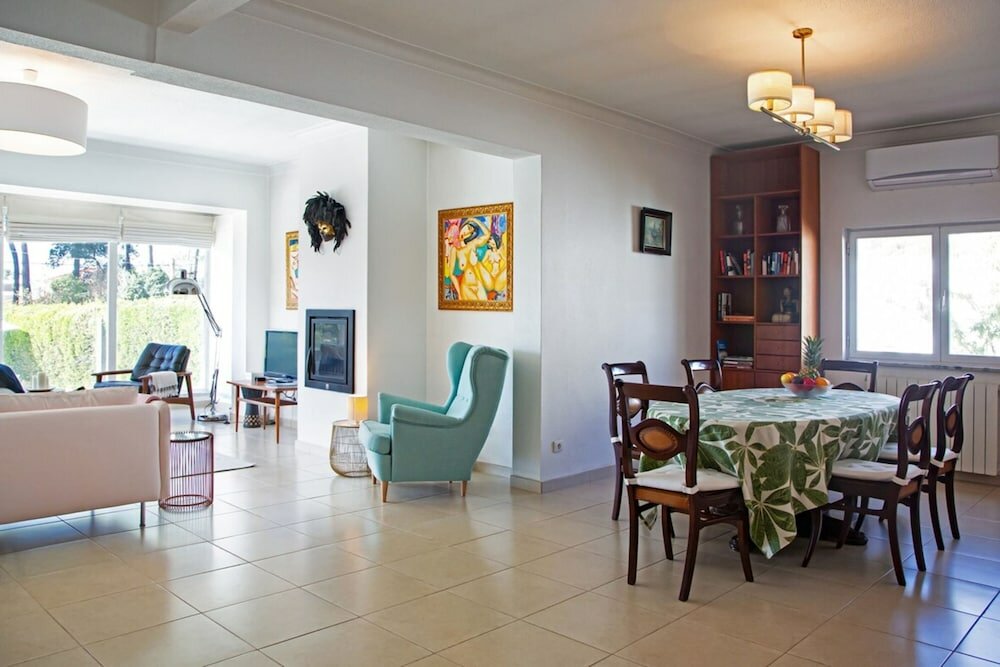 Фото Fig Tree Family House w 4 Bedrooms, Garden & Pool