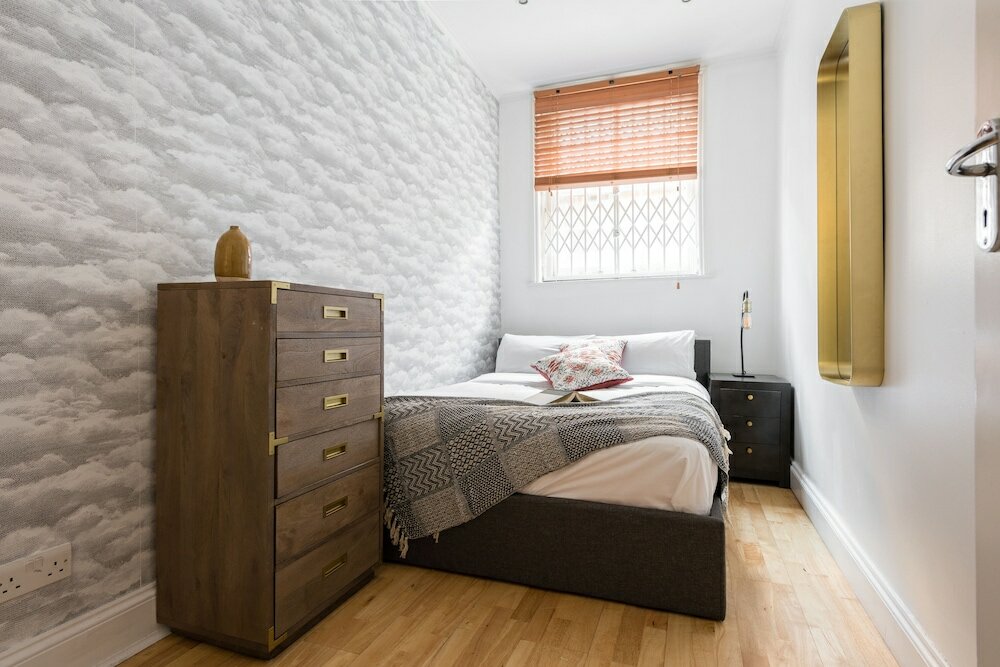 Фото The Bayswater Gardens - Bright & Central 3bdr Home in Bayswater