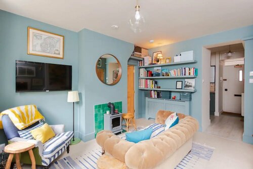 Гостиница Chic 1 Bedroom Apartment in Zone 1 With Views Gherkin в Лондоне