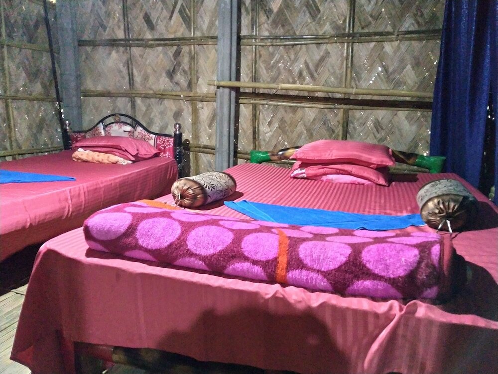 Фото Jonki Panoi Bamboo Cottages