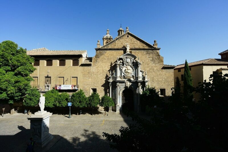 La Perla Granada Suites