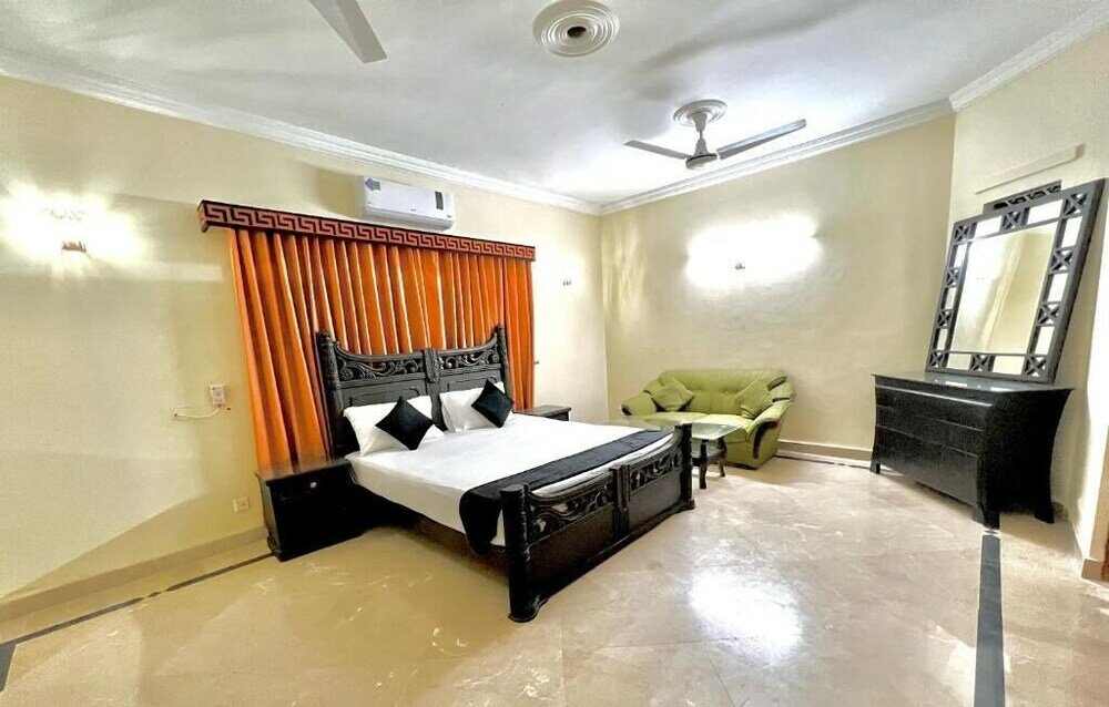 Фото Step Inn Guest House Islamabad