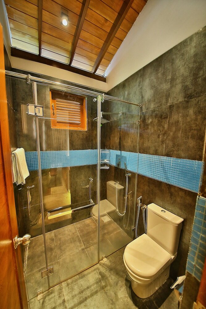 Фото R Degrees - Ambalangoda