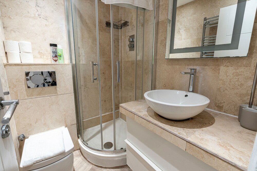 Фото Nice 3 Bedrooms Apartment Near Hyde Park & Oxford St