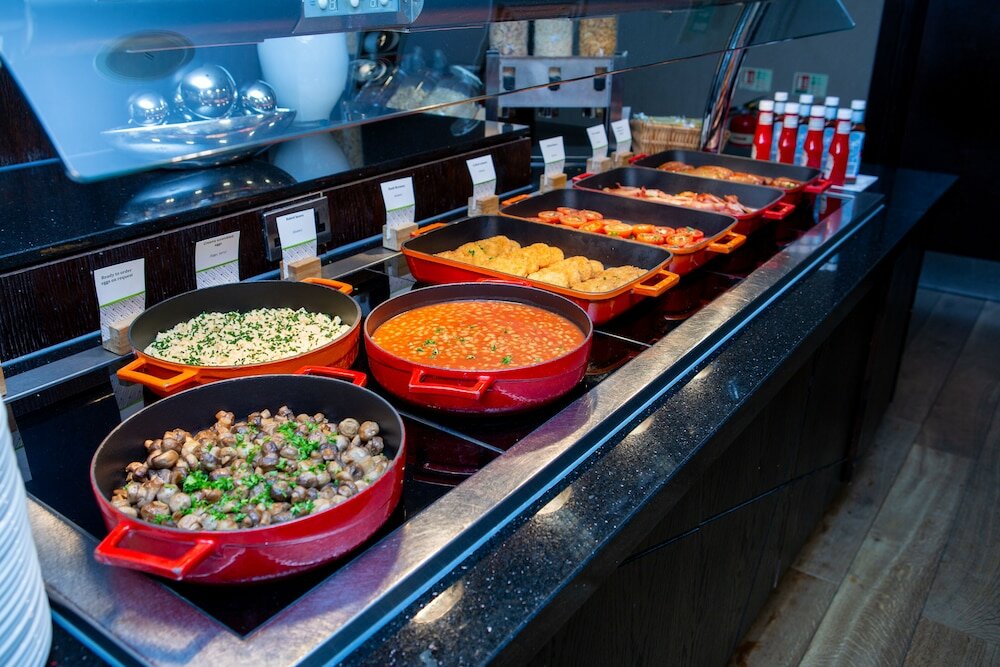 Фото DoubleTree by Hilton Hotel London - Ealing