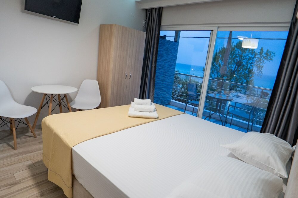 Фото Nikolaidis Apartments