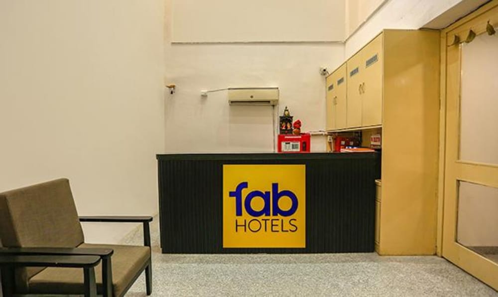 Фото Fabhotel F9 Paschim Vihar