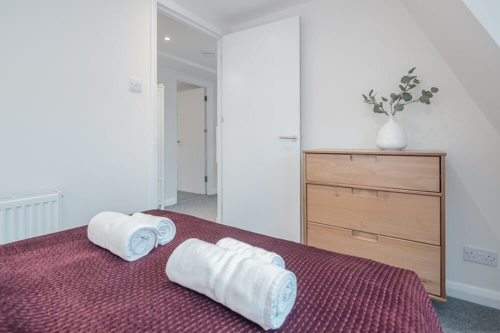 Фото Stunning 2 Bedroom Duplex Apt in Center of Camden