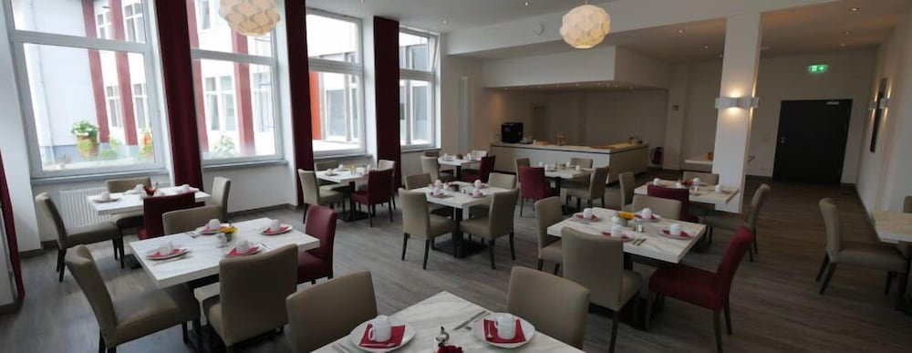 Фото Ruhr Inn Hotel