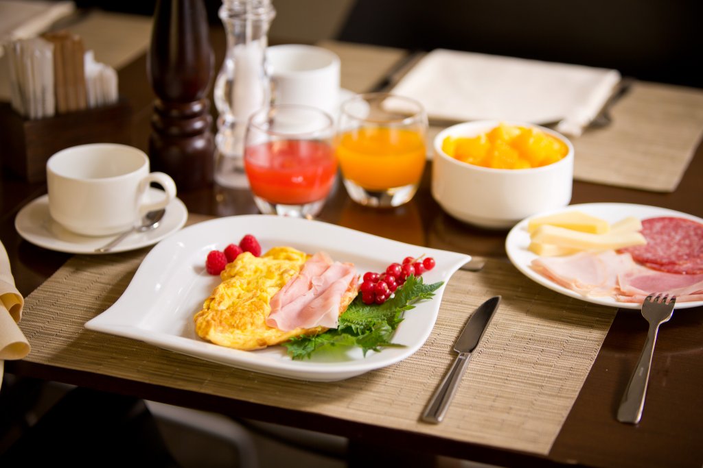 Фото Starhotels Tourist