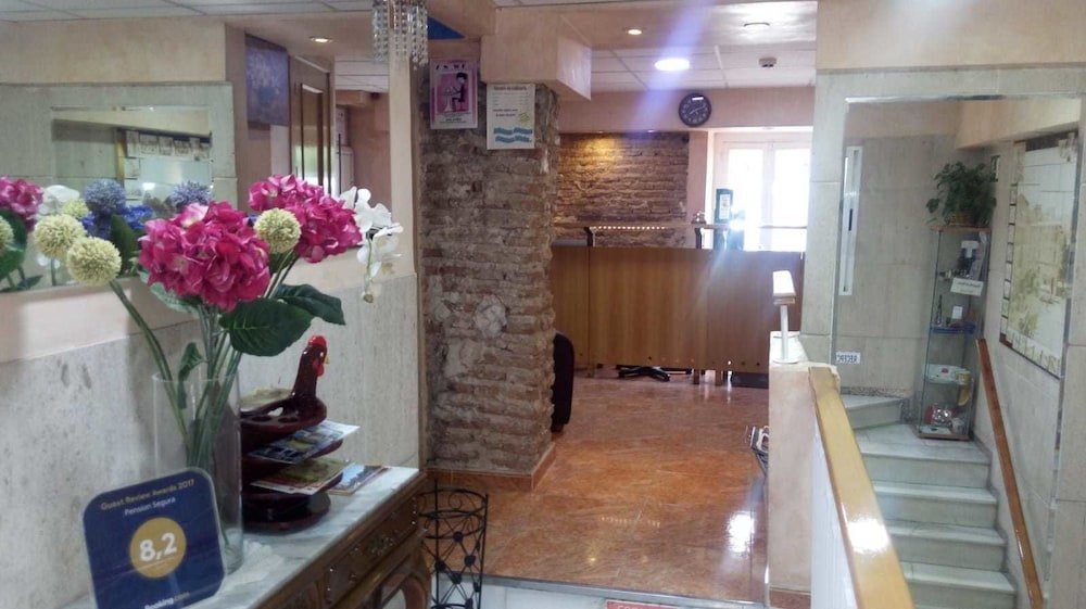 Фото Pension Segura