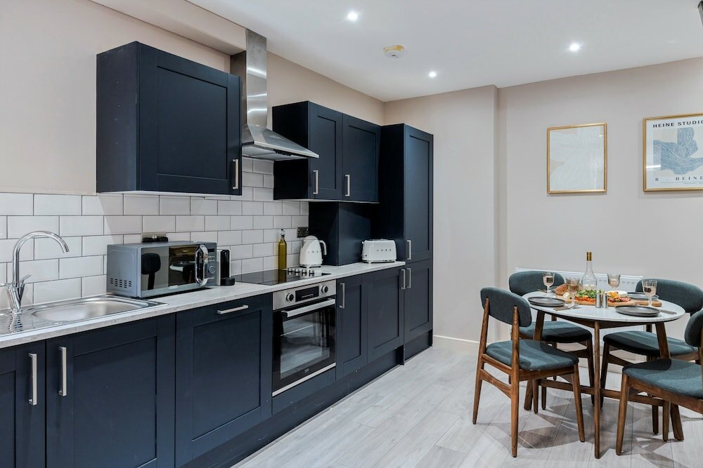 Фото Your Apartment Shepherd's Bush