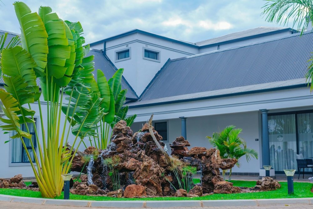 Фото Ezulwini Villa Hotel