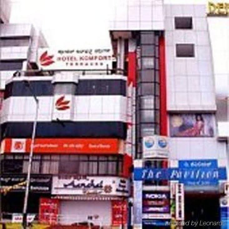 Фото отеля 1