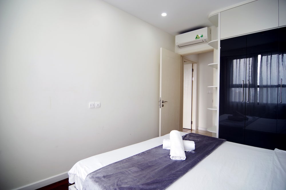 Фото Luxury Apartment Dcapital Tran Duy Hung