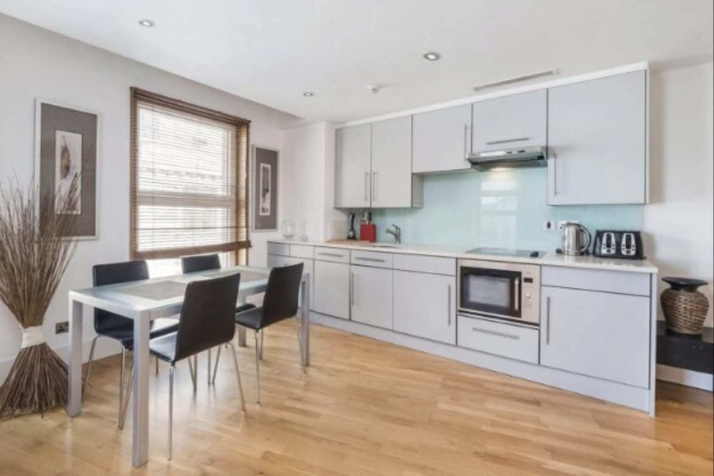 Фото Luxury Flat with Panoramic View of Piccadilly Circus