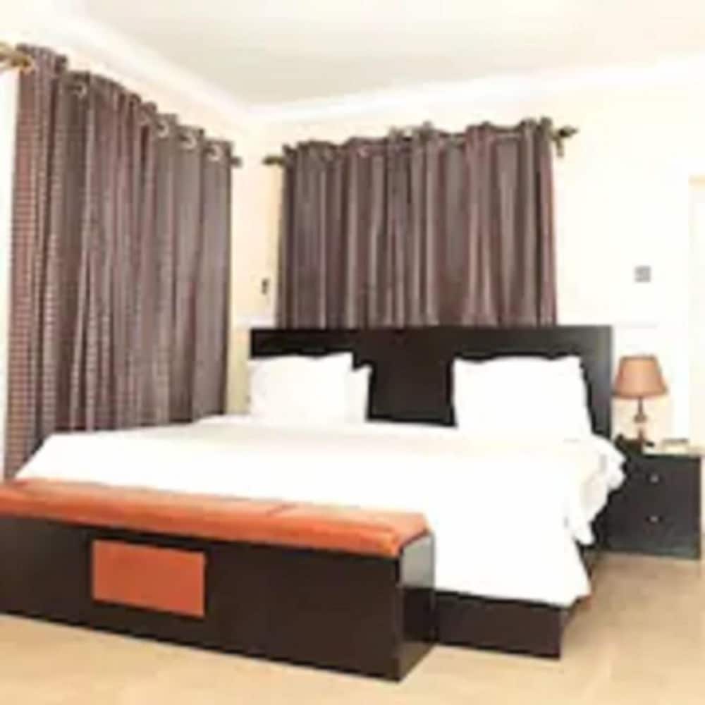 Фото Edmudian Court Luxury Apartments