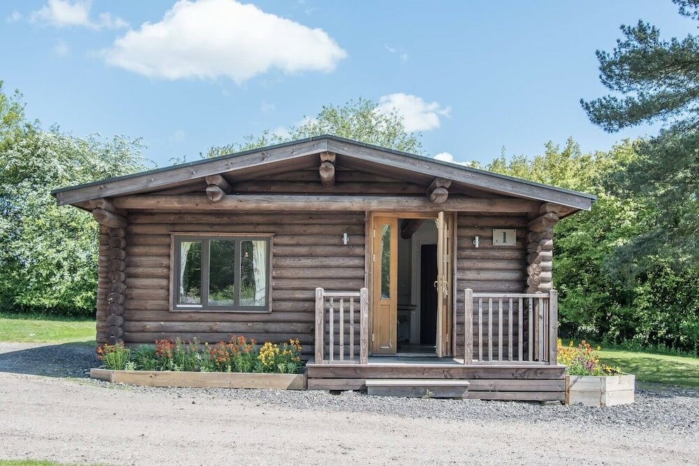 Фото Magnolia, Kingfishers