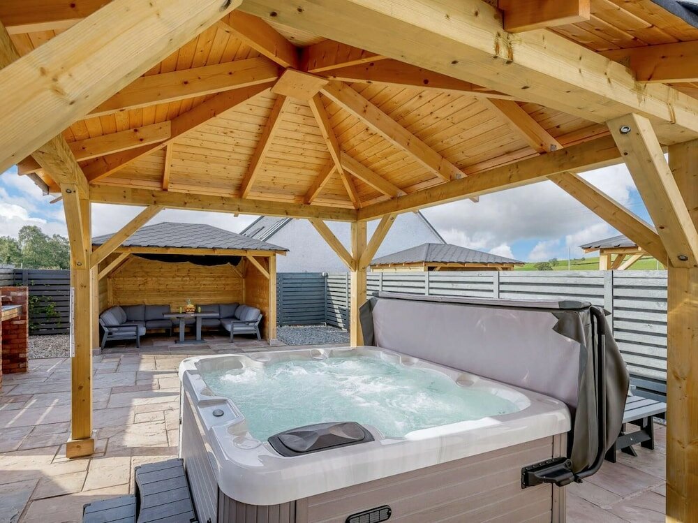 Фото Westertonhill Holiday Lodges