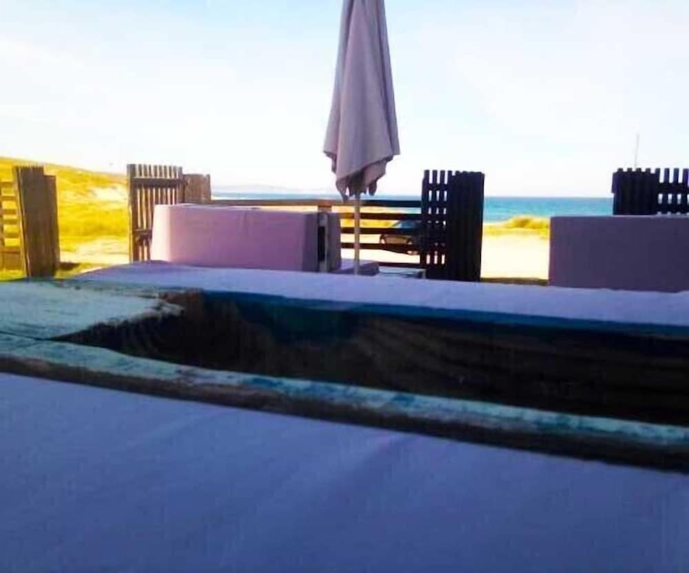 Фото Escuela de Surf y Hostel Baldaio