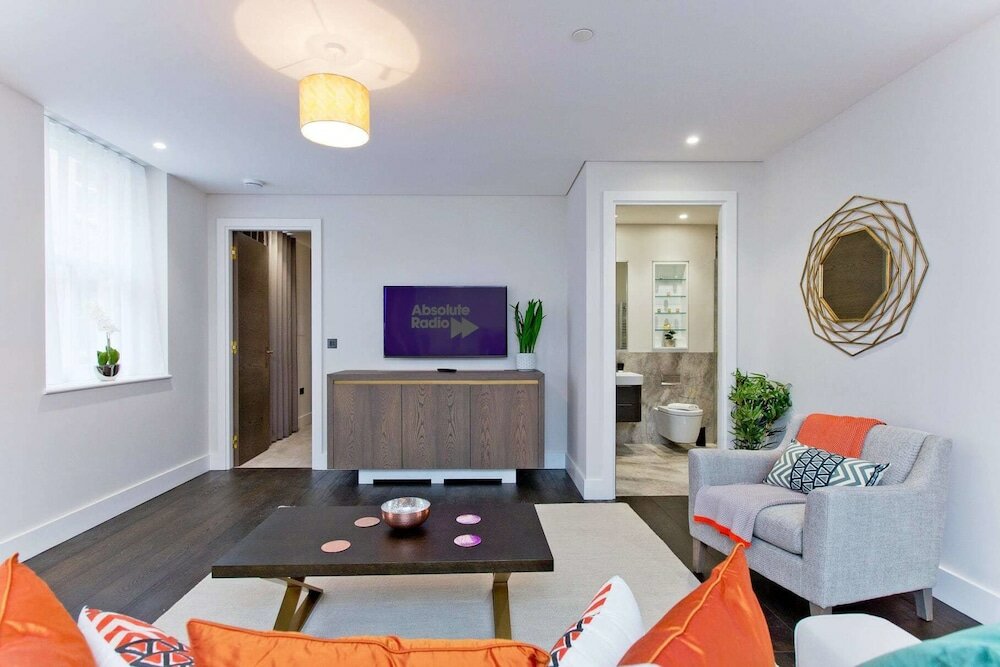 Фото Luxury 2 bed with lift ac and concierge