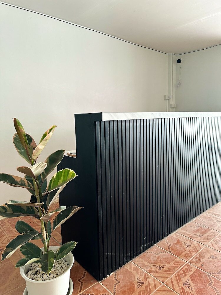 Фото Montana Hotel & Hostel Phuket