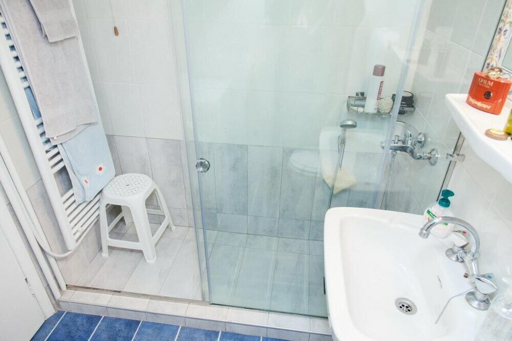 Фото Cozy apt with Lycabettus View