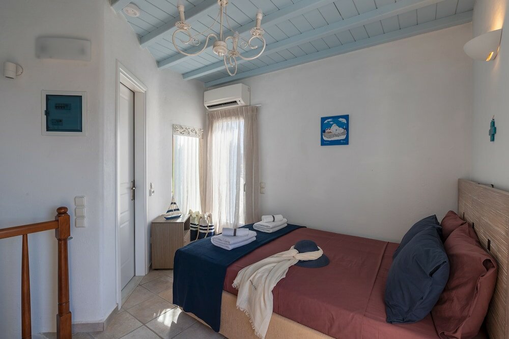 Фото Little Blue